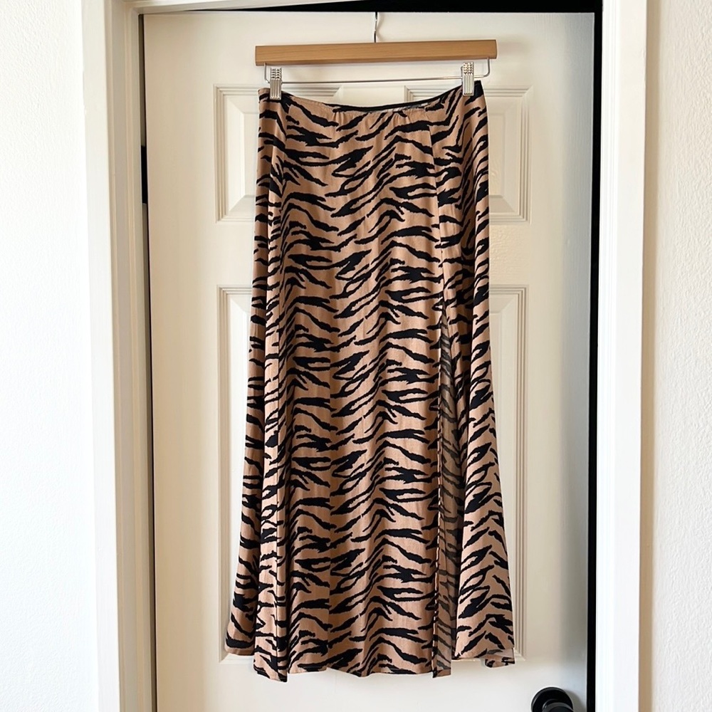 ✨REFORMATION Skirt - Zoe Tiger Print with Side Slit - Size 6